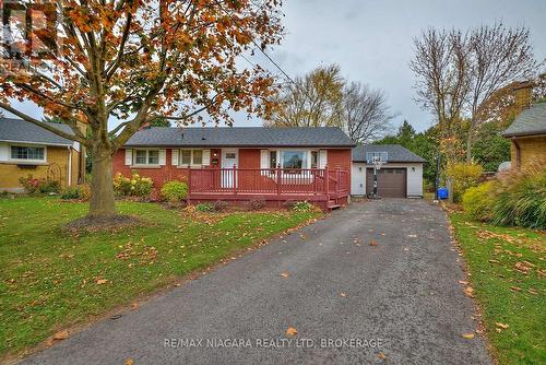 3283 Kenwood Court, Niagara Falls (206 - Stamford), ON - Outdoor With Deck Patio Veranda