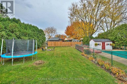 3283 Kenwood Court, Niagara Falls (206 - Stamford), ON - Outdoor With Backyard