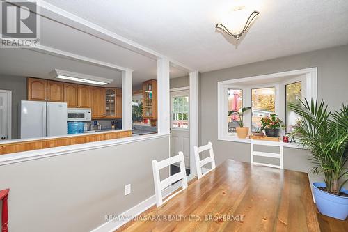 3283 Kenwood Court, Niagara Falls (206 - Stamford), ON - Indoor Photo Showing Kitchen