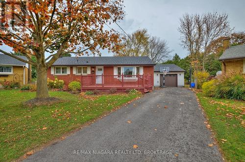 3283 Kenwood Court, Niagara Falls (206 - Stamford), ON - Outdoor With Deck Patio Veranda With Facade