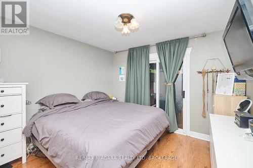 3283 Kenwood Court, Niagara Falls (206 - Stamford), ON - Indoor Photo Showing Bedroom