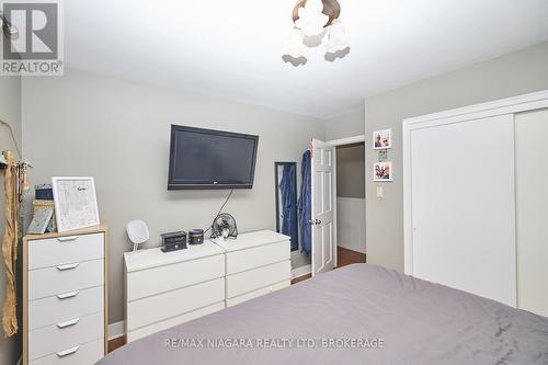 3283 Kenwood Court, Niagara Falls (206 - Stamford), ON - Indoor Photo Showing Bedroom