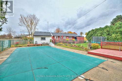 3283 Kenwood Court, Niagara Falls (206 - Stamford), ON - Outdoor With In Ground Pool With Deck Patio Veranda With Backyard