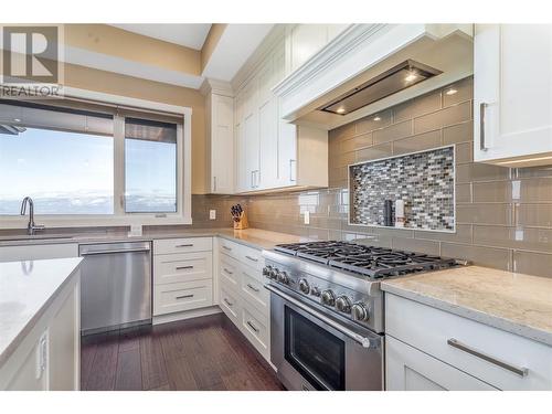 1356 Mine Hill Drive, Kelowna, BC - Indoor Photo Showing Kitchen With Upgraded Kitchen