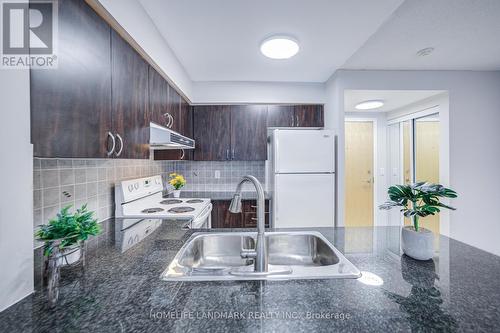 1109 - 55 South Town Centre Boulevard, Markham, ON - Indoor Photo Showing Kitchen With Double Sink