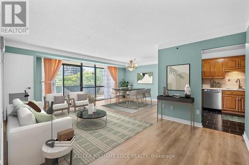 404 - 301 Frances Avenue, Hamilton, ON - Indoor Photo Showing Living Room