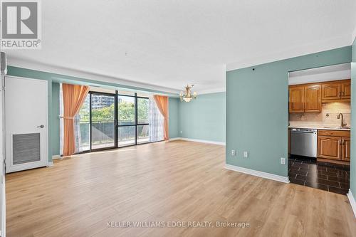 404 - 301 Frances Avenue, Hamilton, ON - Indoor Photo Showing Kitchen