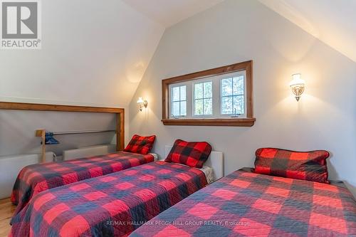 3978 South Portage Road, Huntsville, ON - Indoor Photo Showing Bedroom