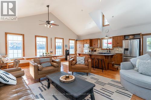 3978 South Portage Road, Huntsville, ON - Indoor Photo Showing Living Room