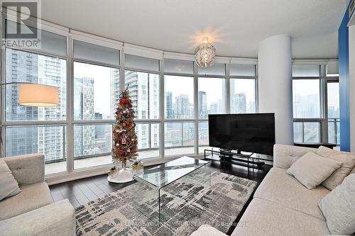 2808 - 38 Dan Leckie Way, Toronto, ON - Indoor Photo Showing Living Room