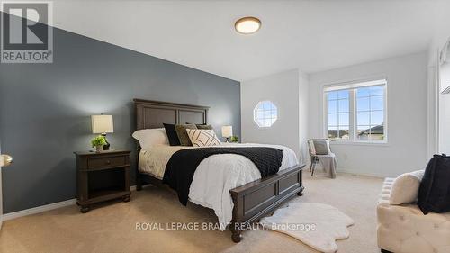 5 - 7 Southside Place, Hamilton, ON - Indoor Photo Showing Bedroom