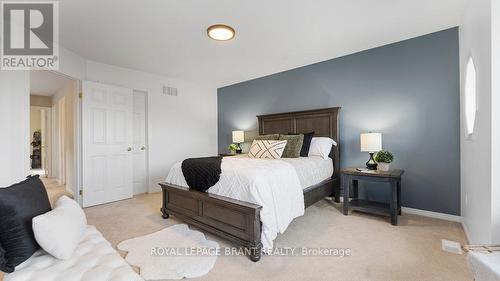 5 - 7 Southside Place, Hamilton, ON - Indoor Photo Showing Bedroom