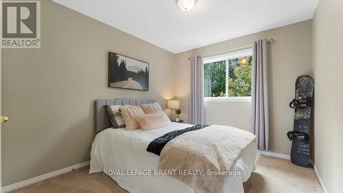 5 - 7 Southside Place, Hamilton, ON - Indoor Photo Showing Bedroom