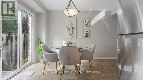 5 - 7 Southside Place, Hamilton, ON - Indoor Photo Showing Dining Room