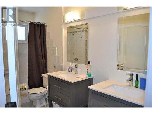 7082 16 Highway, Smithers, BC - Indoor Photo Showing Bathroom