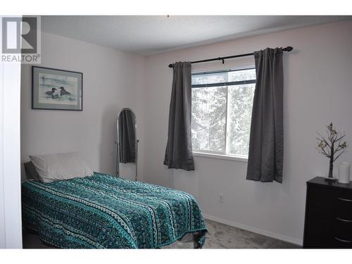 7082 16 Highway, Smithers, BC - Indoor Photo Showing Bedroom