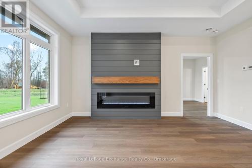 31 Mercedes Crescent, Kincardine, ON - Indoor Photo Showing Living Room With Fireplace