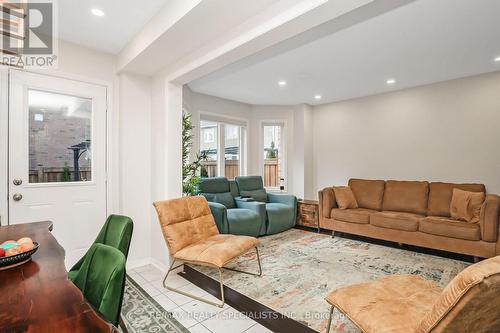 228 Duncan Lane, Milton, ON - Indoor Photo Showing Living Room