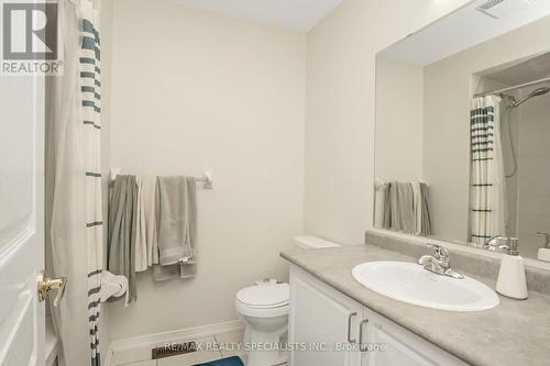 228 Duncan Lane, Milton, ON - Indoor Photo Showing Bathroom