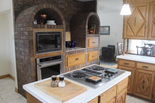 46 Melon Street, Thunder Bay, ON - Indoor Photo Showing Kitchen