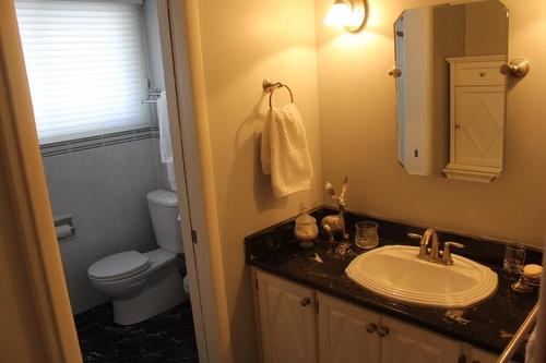 46 Melon Street, Thunder Bay, ON - Indoor Photo Showing Bathroom