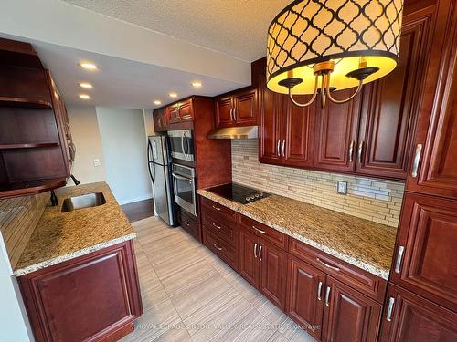 1202-5765 Yonge St, Toronto, ON - Indoor Photo Showing Kitchen