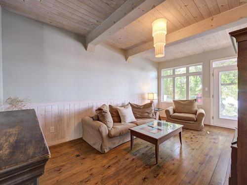 Salon - 361 Boul. De La Chapelle, Pointe-Calumet, QC - Indoor Photo Showing Living Room