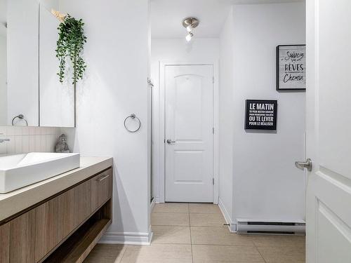 Ensuite bathroom - 3-494 Av. Mousseau-Vermette, Dorval, QC - Indoor Photo Showing Bathroom