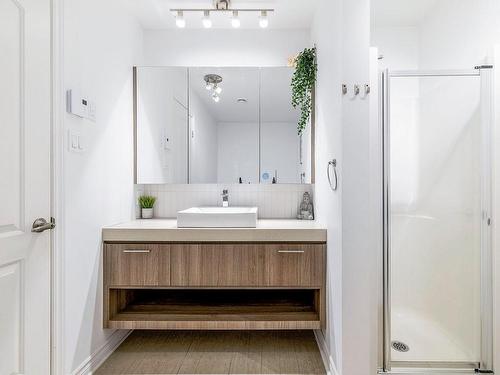 Ensuite bathroom - 3-494 Av. Mousseau-Vermette, Dorval, QC - Indoor Photo Showing Bathroom