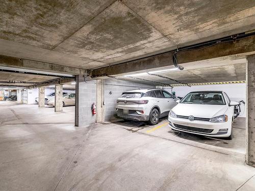 Garage - 3-494 Av. Mousseau-Vermette, Dorval, QC - Indoor Photo Showing Garage