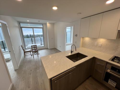 1603 10333 133 Street, Surrey, BC - Indoor Photo Showing Kitchen