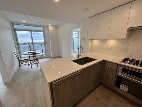 1603 10333 133 Street, Surrey, BC - Indoor Photo Showing Kitchen With Upgraded Kitchen