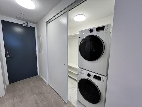 1603 10333 133 Street, Surrey, BC - Indoor Photo Showing Laundry Room