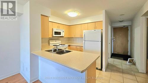 808 - 4968 Yonge Street, Toronto, ON - Indoor Photo Showing Kitchen With Double Sink