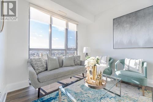 508 - 45 Yorkland Boulevard, Brampton, ON - Indoor Photo Showing Living Room