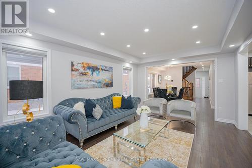 16 - 455 Guelph Avenue, Cambridge, ON - Indoor Photo Showing Living Room