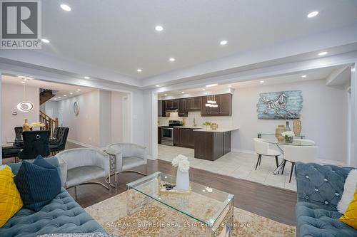 16 - 455 Guelph Avenue, Cambridge, ON - Indoor Photo Showing Living Room