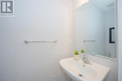 16 - 455 Guelph Avenue, Cambridge, ON - Indoor Photo Showing Bathroom