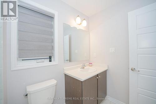 16 - 455 Guelph Avenue, Cambridge, ON - Indoor Photo Showing Bathroom