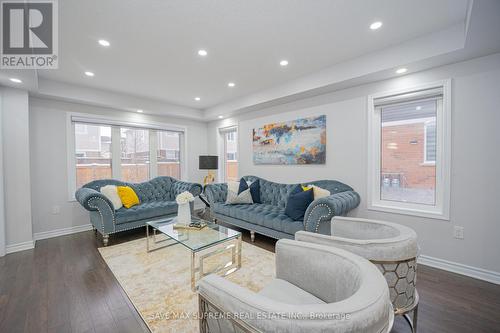 16 - 455 Guelph Avenue, Cambridge, ON - Indoor Photo Showing Living Room