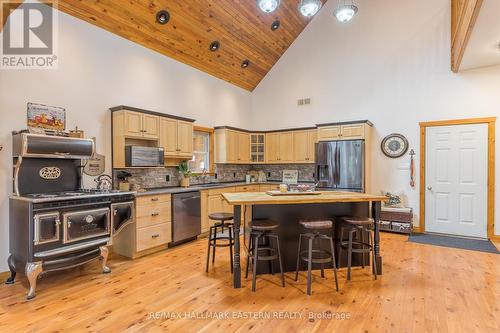 3404 Base Line, Otonabee-South Monaghan, ON - Indoor Photo Showing Kitchen