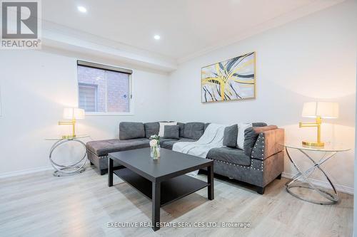 12 Cedarwood Crescent, Brampton, ON - Indoor Photo Showing Living Room