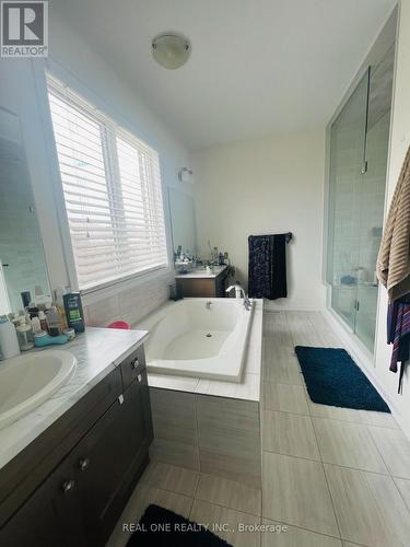 148 Wheat Boom Drive, Oakville, ON - Indoor Photo Showing Bathroom