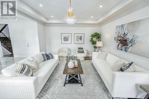 7 Sewell Crescent, Ajax, ON - Indoor Photo Showing Living Room