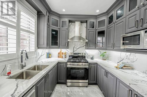 7 Sewell Crescent, Ajax, ON - Indoor Photo Showing Kitchen With Double Sink With Upgraded Kitchen