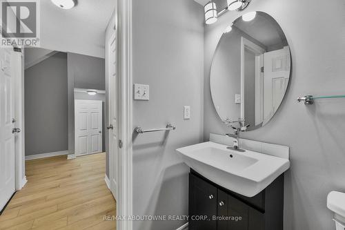 1518 Evans Boulevard, London, ON - Indoor Photo Showing Bathroom