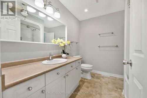 1518 Evans Boulevard, London, ON - Indoor Photo Showing Bathroom