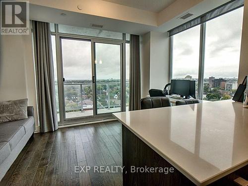 1312 - 255 Bay Street, Ottawa, ON - Indoor Photo Showing Living Room