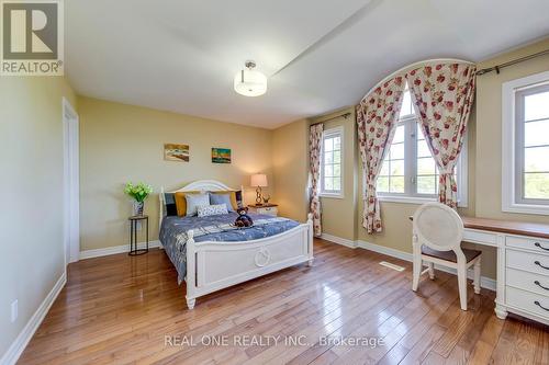 1033 Kestell Boulevard, Oakville, ON - Indoor Photo Showing Bedroom