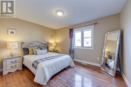 1033 Kestell Boulevard, Oakville, ON - Indoor Photo Showing Bedroom